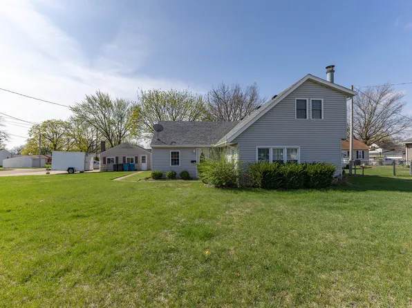 507 11th Pl, Camanche, IA 52730