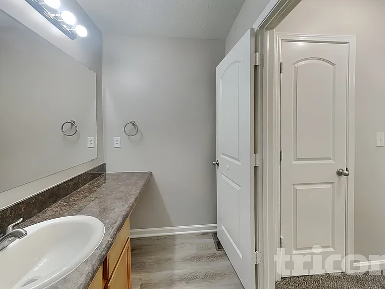 2027 Shadow Creek Blvd — Photo 16