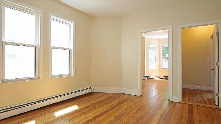 114 Everett St #3 — Photo 4