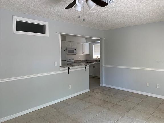 3rd image of 1023 Lake Palms Dr