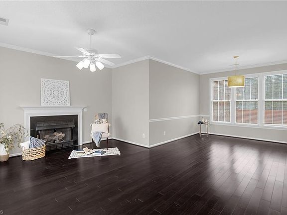 5th image of 3018 Southampton Drive