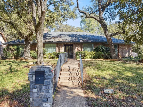 805 Newport Rd, Fort Worth, TX 76120