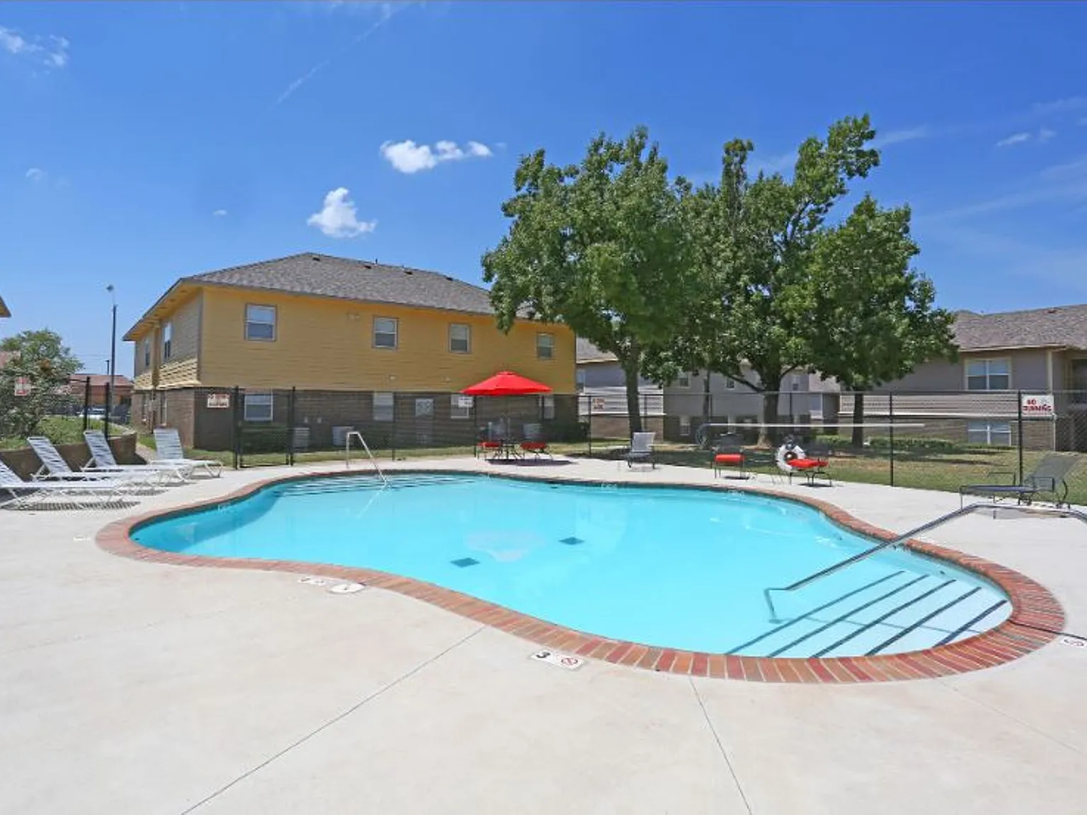 Preston Square Apartments - Now Offering $250 Off Move-In Costs! — Photo 4