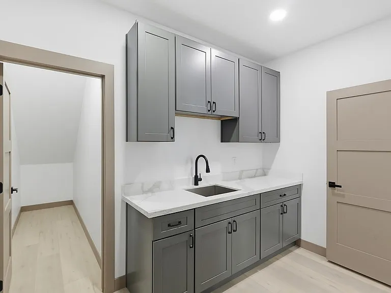 2809 E Trumbull Rd #2 — Photo 13