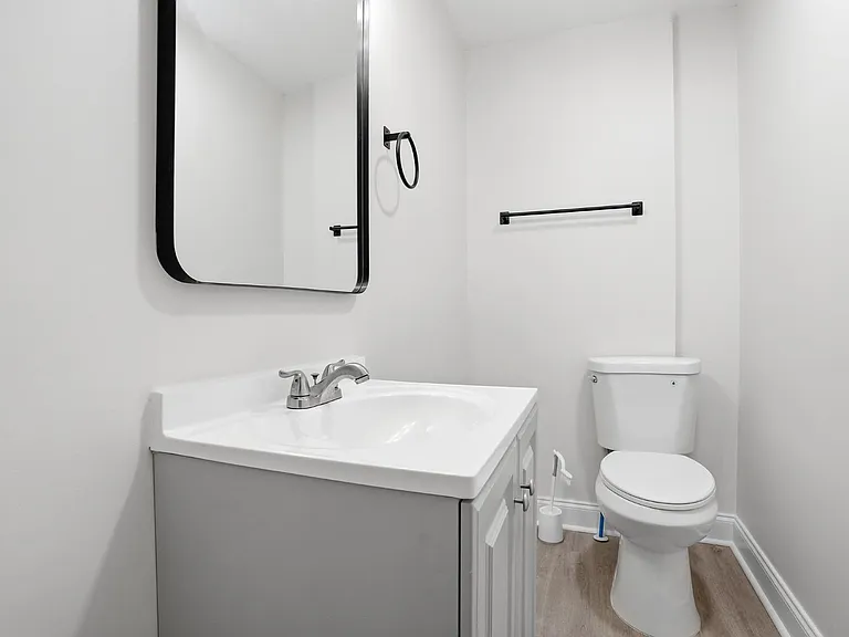 W Lake Dr NW — Photo 4