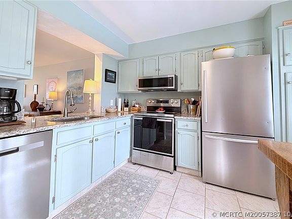 5th image of 1950 SW Palm City Rd #205
