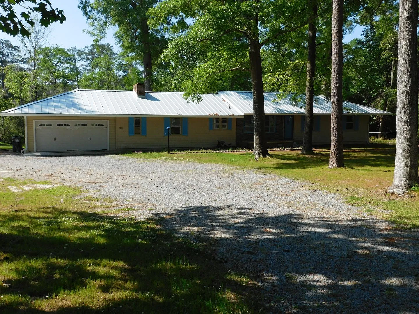 4925 Morton Road in the Cypress Shores Subdivision available now. — Photo 3