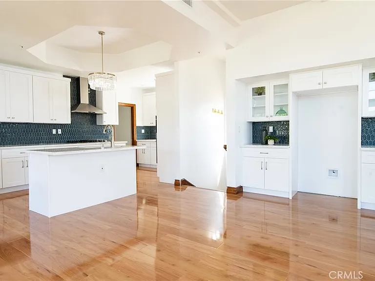 505 Lotus Ln — Photo 6