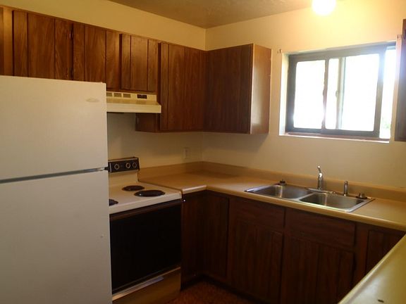 2nd image of 304 S 3rd St W APT 301