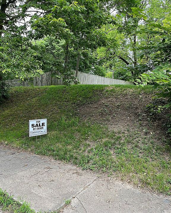2nd image of 1429 Samoa St