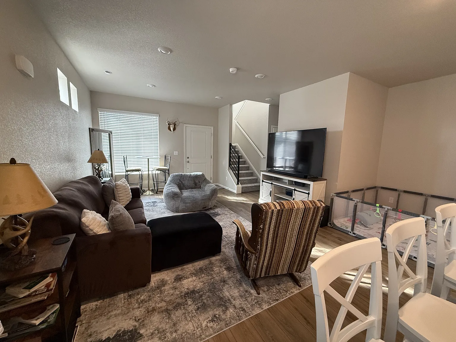 5728 Dakan Loop - 1 — Photo 4