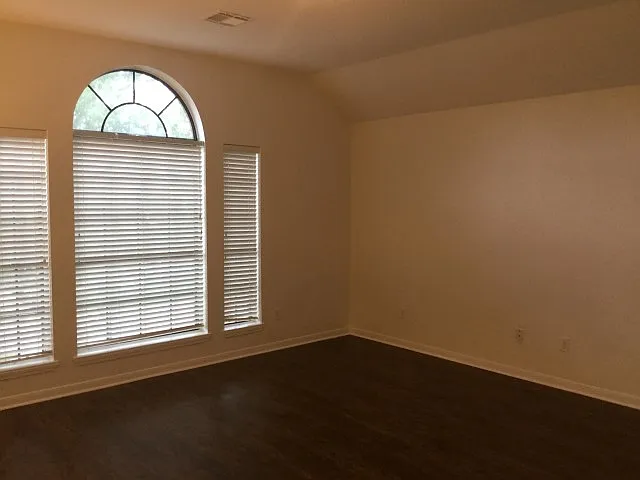10917 Spruce Dr S — Photo 11