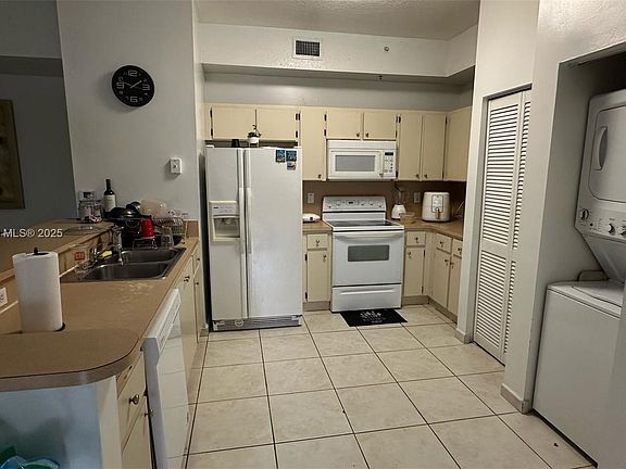 4th image of 7220 NW 114th Ave #10816