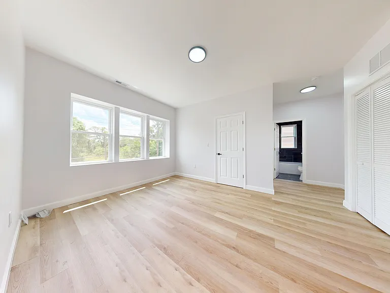630 E 8th Ave #1W — Photo 6