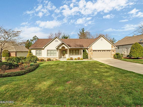4th image of 18 Inwood Dr