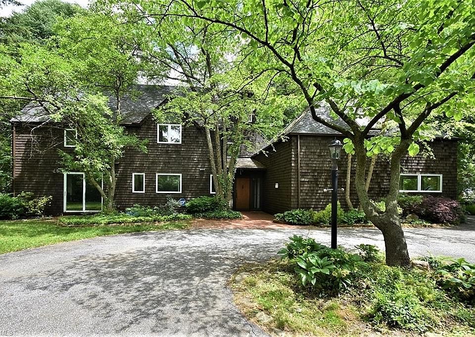 1st image of 15875 Shaker Blvd