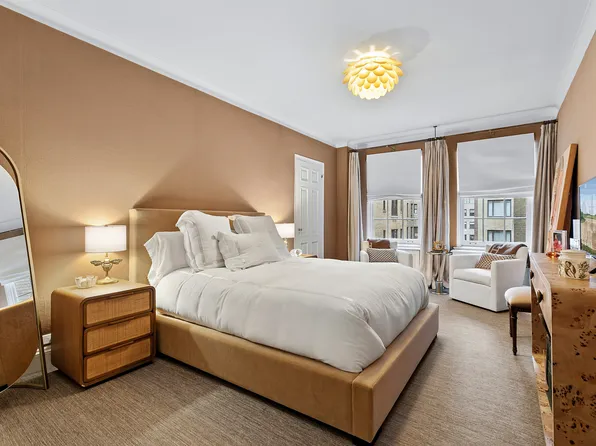 14 Sutton Place South image 6 of 12