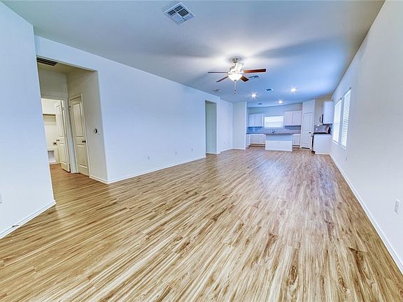 3rd image of 15401 Summer Ray Dr