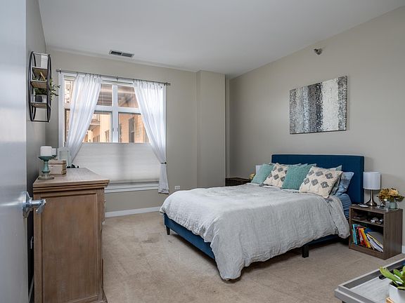 3rd image of 600 W Drummond Pl APT 314