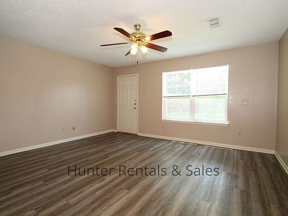3rd image of 3704B Hereford Ln