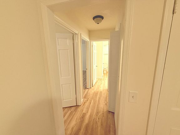 3rd image of 3204 Redding Rd #128