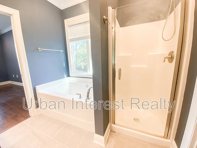 403 King St — Photo 10