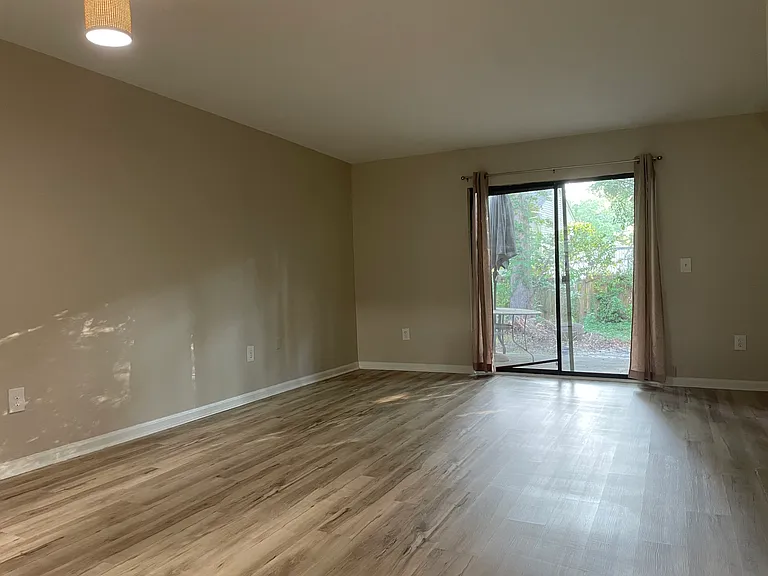 202 Saint Charles Ct — Photo 1