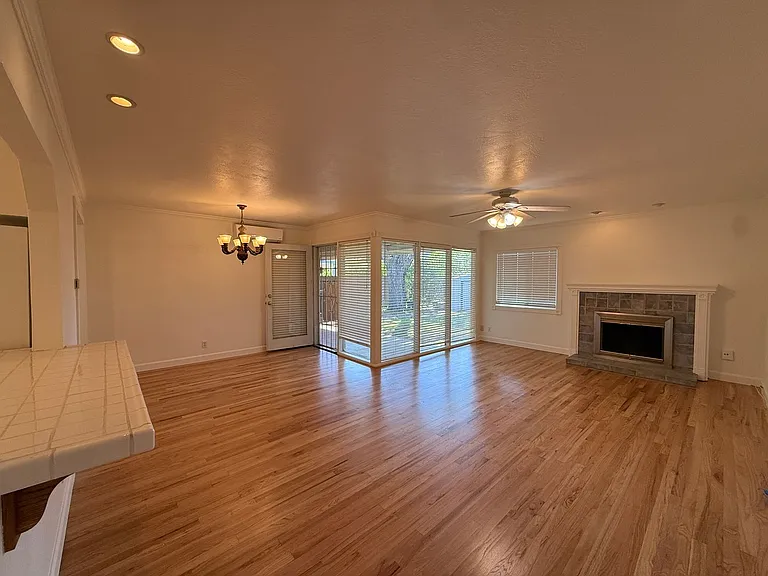 830 W Vine St — Photo 5