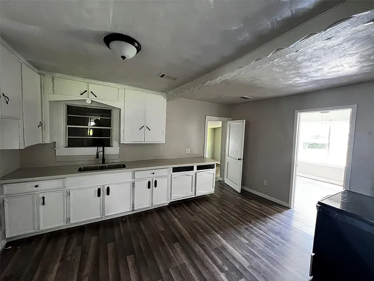 3785 Goliad St — Photo 5