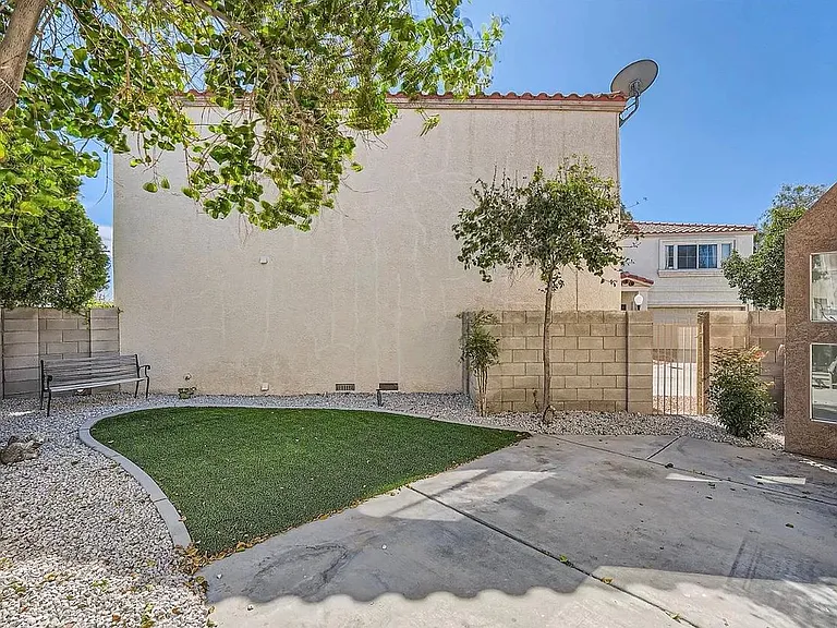 3328 Epson St — Photo 23