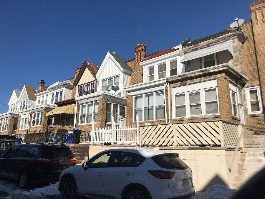 2nd image of 2913 Hale St