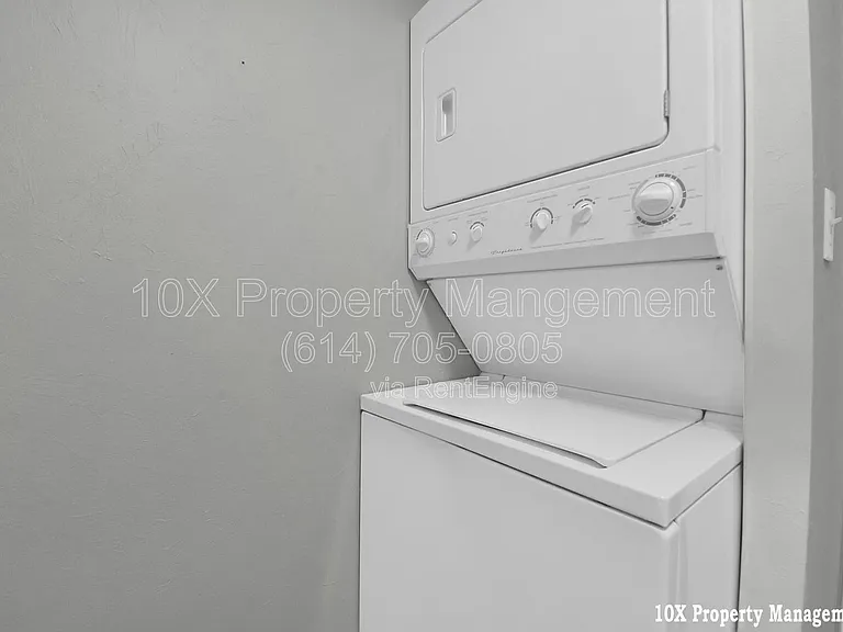 911 Manor Ln #C — Photo 20