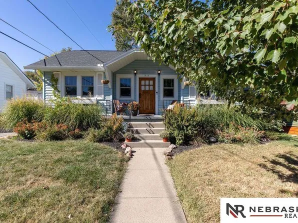 1210 S 44th St, Omaha, NE 68105
