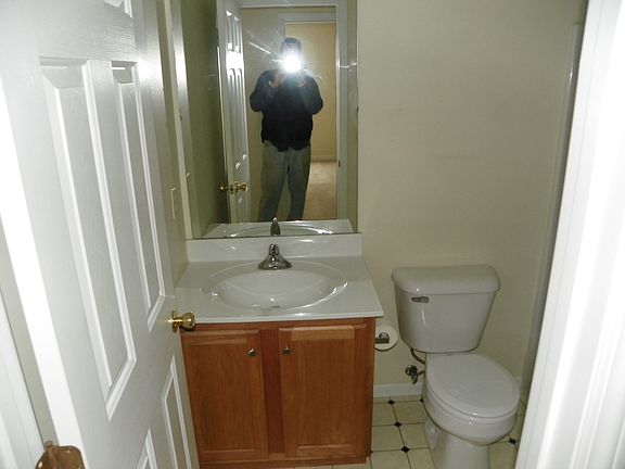 4th image of 6717 Grovebelle Dr