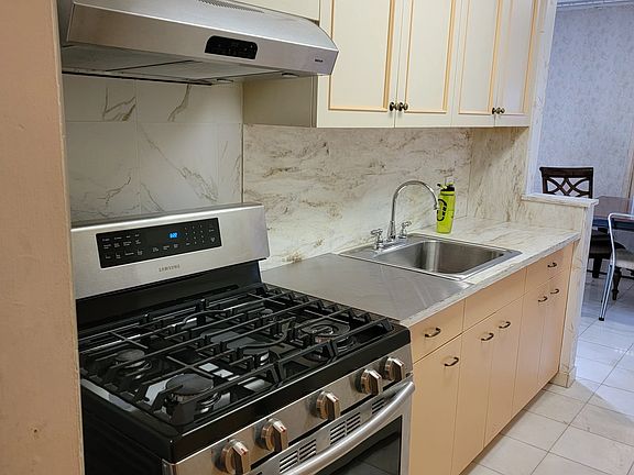 3rd image of 14055 34th Ave APT 4L