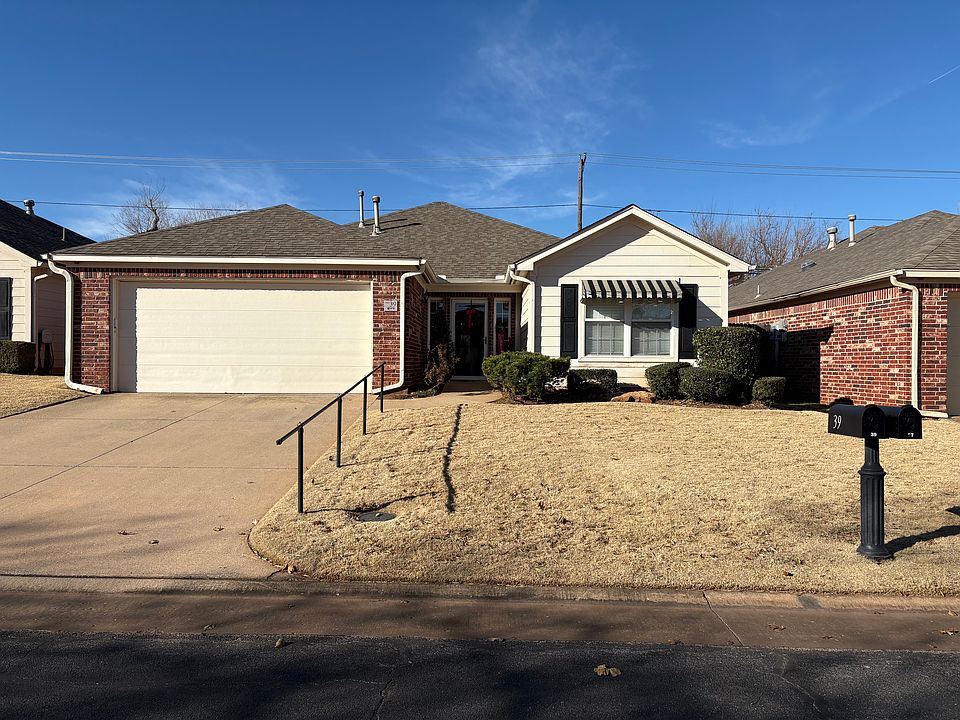 2nd image of 2455 Manchester Dr Unit 39