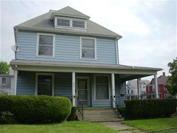 1st image of 601 W Lake Ave