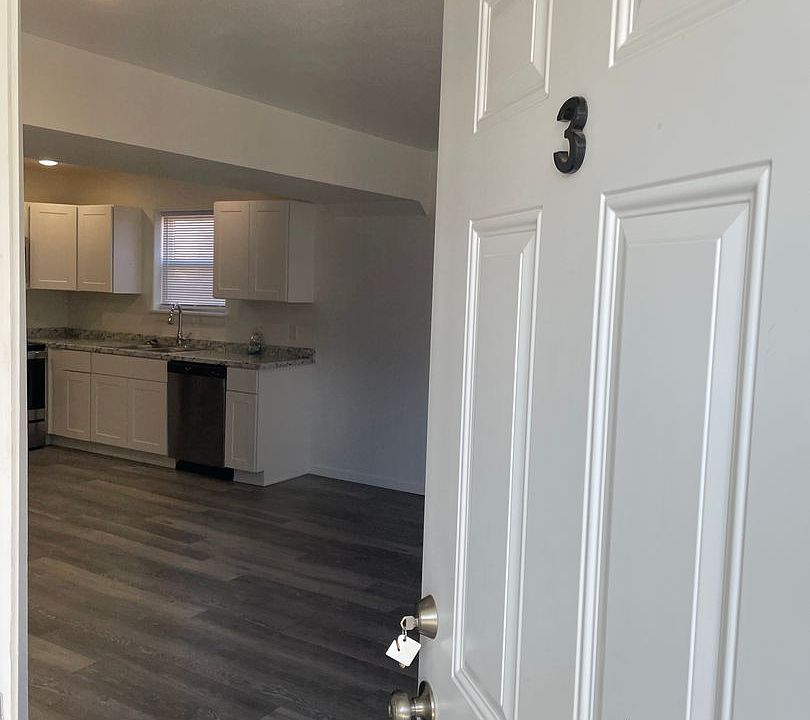 1st image of 409 Doxey St #3