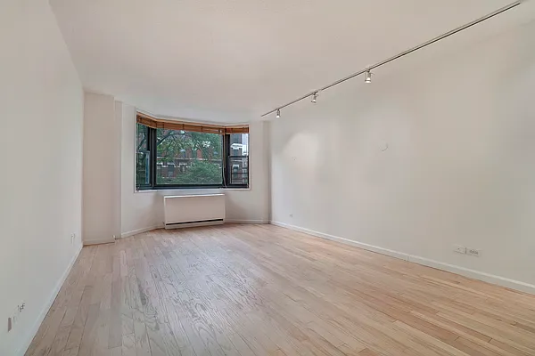 Rented by PocketBroker Inc | media 21