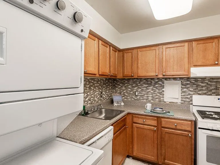 Arbors at Edenbridge Apartments and Townhomes — Photo 1