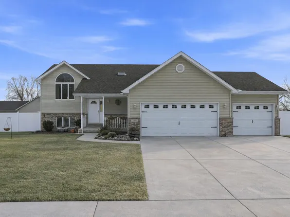 3001 Emerald Dr, Hobart, IN 46342