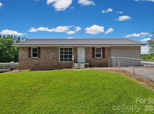 195 Moda Rd, Blacksburg, SC 29702
