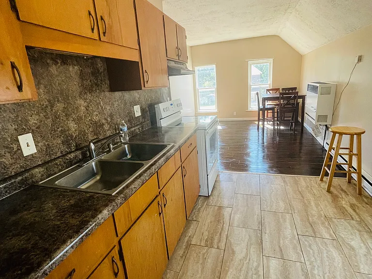 821 Oak St #1 — Photo 7