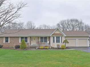 40 Rollingwood Dr, Johnston, RI 02919