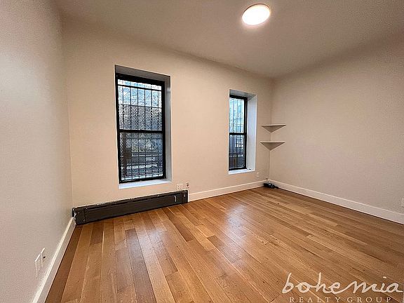 5th image of 323 Knickerbocker Ave #1B