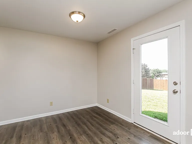 125 Valencia Ln — Photo 6