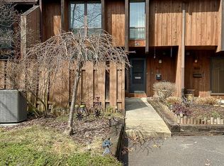 5070 Strawpocket Ln #9, Westerville, OH 43081