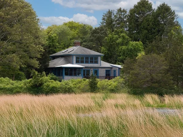 43 Salt Marsh Ln, Plymouth, MA 02360