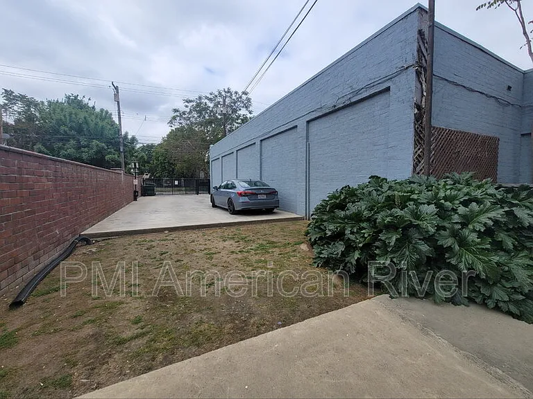 1716 Capitol Ave #5 — Photo 13
