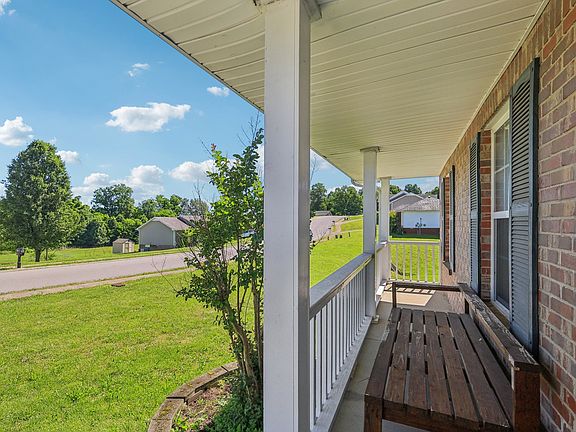5th image of 966 Russet Dr